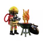 72149 Pompier et barbecue en feu