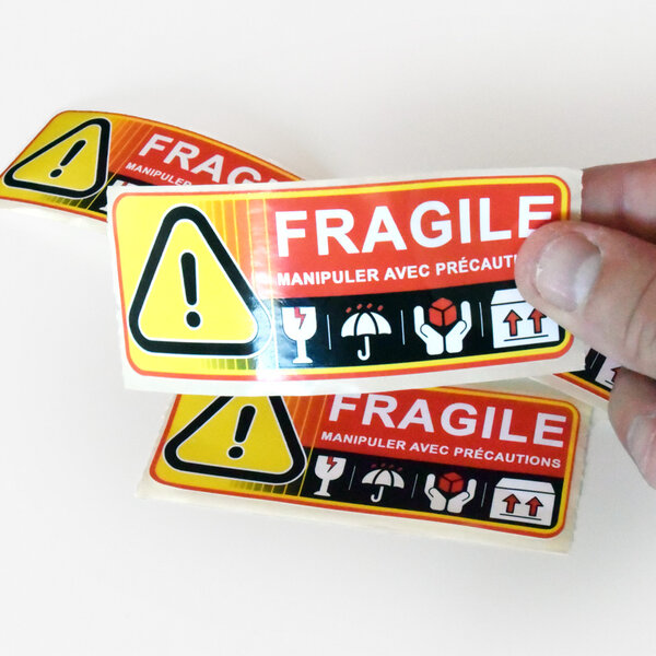 Lot de 1000 Etiquettes FRAGILE dimension 4x10 cm