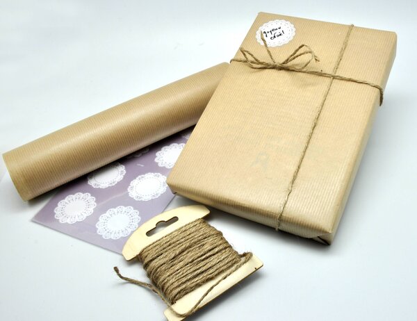 Kit paquet cadeau kraft et sticker dentelle