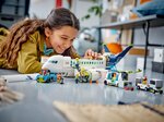 LEGO City - L'Avion de Ligne 60367 avec Minifigurines et Accessoires Réalistes