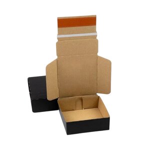 Boîte pliante d'envoi postal noir en micro-cannelé avec bande d'arrachage 11 2 x 12 5 x 4 5 cm