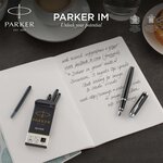 PARKER IM Stylo plume  laque noire  plume moyenne  encre bleue  Coffret cadeau