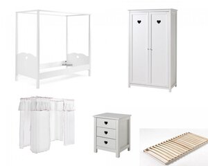 Lit à baldaquin avec rideaux et armoire