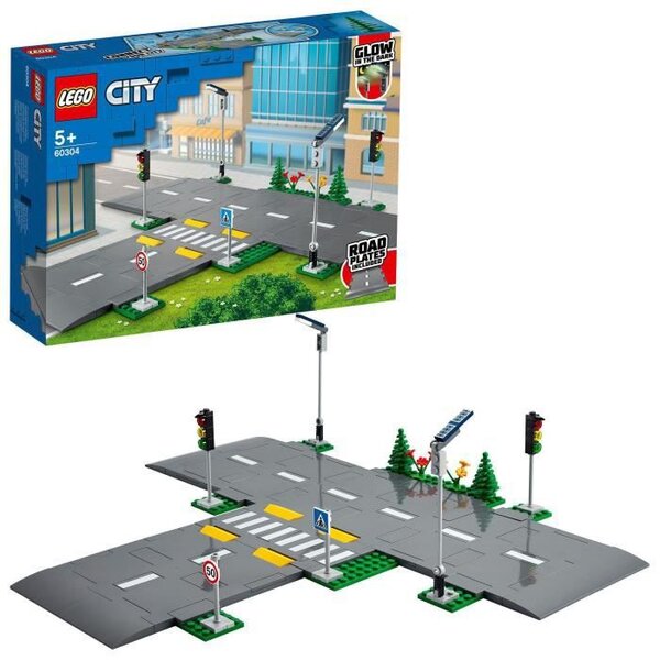Lego city 60304 intersection a assembler  jeu construction ville avec panneaux et routes a imbriquer pour garçon ou fille