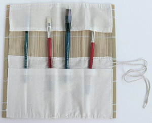 Natte bambou avec poches pour pinceaux 30 x 30 cm