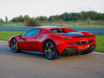 SMARTBOX - Coffret Cadeau Stage de pilotage : 4 tours sur le circuit de Haute Saintonge en Ferrari 296 GTB -  Sport & Aventure