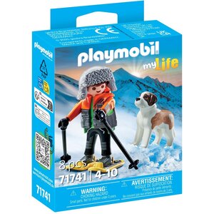 PLAYMOBIL 71741 - My Life Jeune garçon en raquettes avec son Saint Bernard