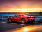 SMARTBOX - Coffret Cadeau Stage de pilotage : 2 tours sur le circuit de Magny-Cours en Ferrari F8 -  Sport & Aventure