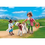 PLAYMOBIL 71803 - Duo : Fermière avec enfant donnant le biberon à un veau
