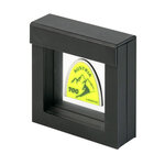 Cadre noir Nimbus 70 pour objets de collections.