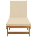 Chaise longue avec des roulettes et un coussin beige en bois massif