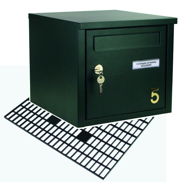 "L' AMAZONE"  boîte aux lettres 1 Porte. Structure mécano-soudée en tôles d’acier 10 et 15/10ème Dimensions et Serrure agréées la Poste