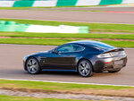 SMARTBOX - Coffret Cadeau Stage de pilotage : 3 tours sur le circuit de Trappes en Aston Martin V8 Vantage - Sport & Aventure