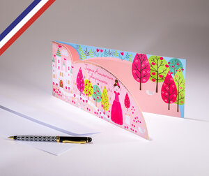 Carte double extravagance créée et imprimée en france sur papier certifié pefc - joyeux anniversaire jolie princesse - découpe nuage et or à chaud
