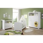 Lit bébé 70 x 140 cm + commode à langer + armoire