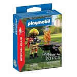 72149 Pompier et barbecue en feu