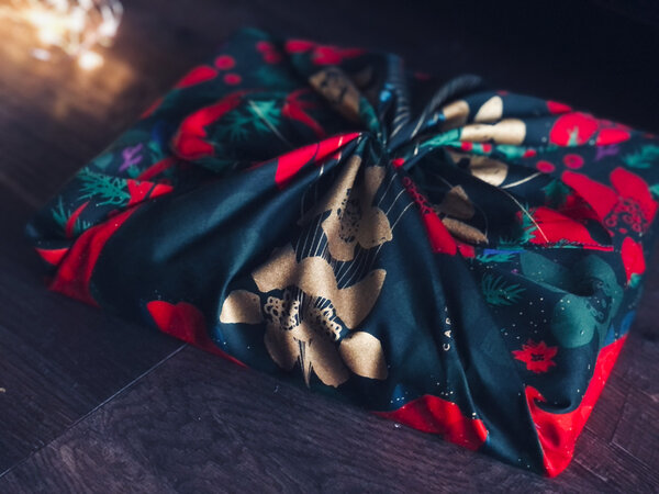 Emballage Réutilisable Furoshiki Satin Luxe Coton M : Le Cerf dans l’Eau N°25