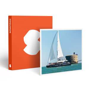SMARTBOX - Coffret Cadeau Croisière d'1h30 en catamaran pour 2 adultes et 2 enfants au fort Boyard - Sport & Aventure