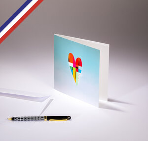 Carte double all you need is love créée et imprimée en france sur papier certifié pefc - cœur graphique multicolore