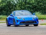 SMARTBOX - Coffret Cadeau Stage de pilotage multivolant : 2 tours en Alpine  2 tours en Aston Martin Vantage et 2 tours en Porsche 991 GT3 sur le circuit de Trappes -  Sport & Aventure