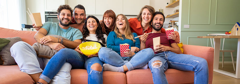 groupe de colocataires dans un logement étudiant