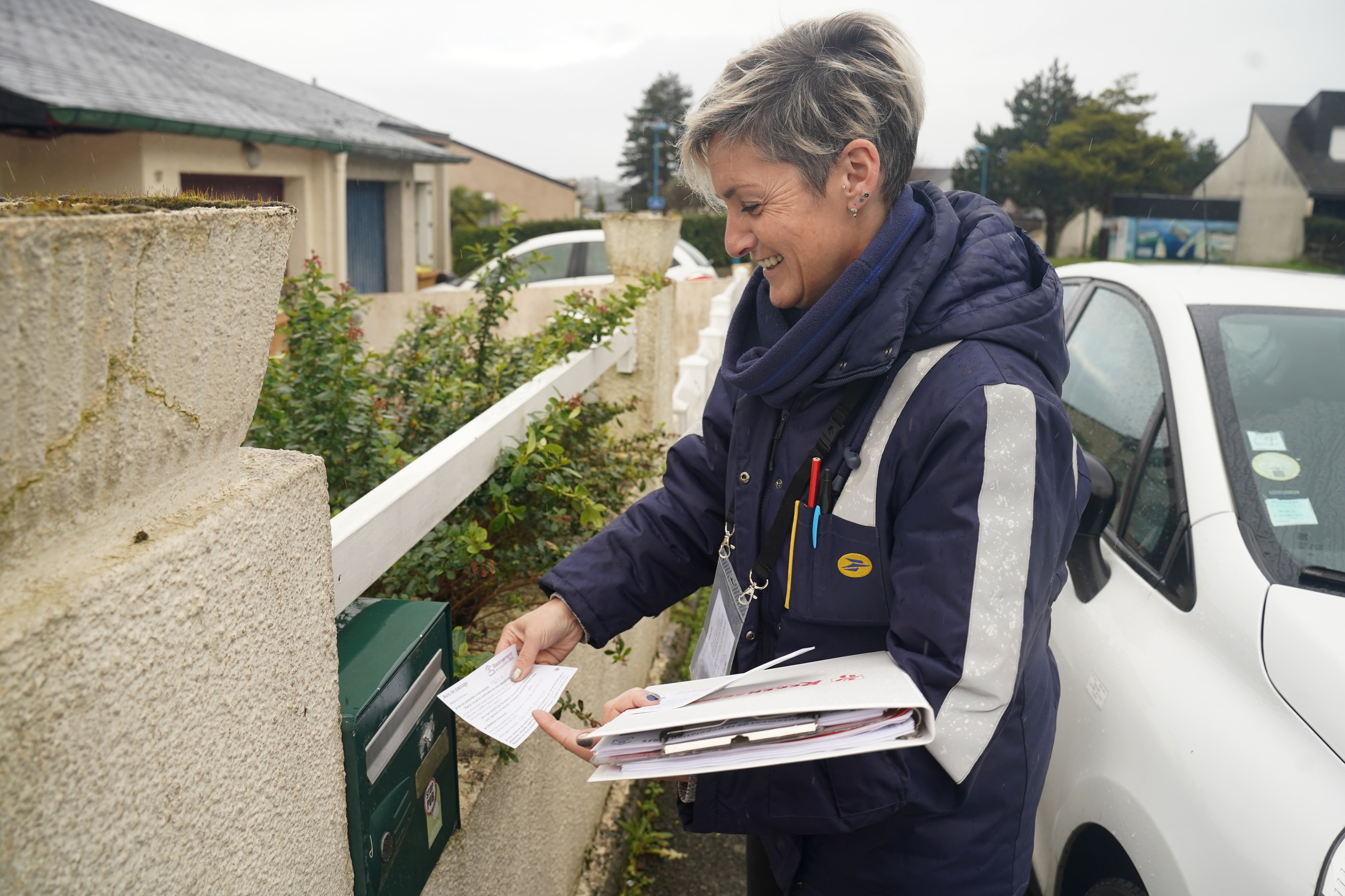 papier de recensement dans une boîte aux lettres