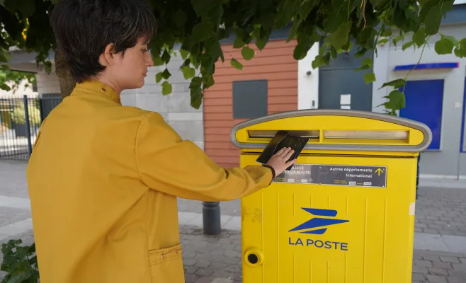 enveloppe réutilisable  remis dans la boite aux lettre 