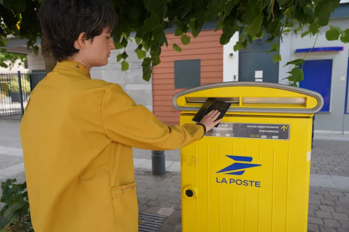 enveloppe réutilisable  remis dans la boite aux lettre 