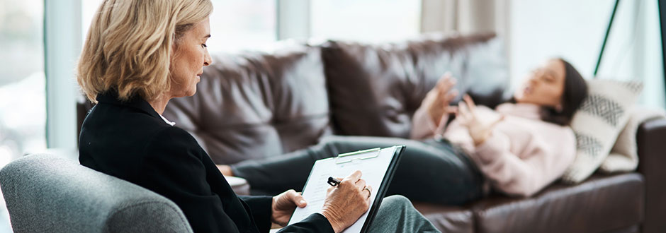 aidant en consultation chez un psy pour cause de fatigue ou burn out